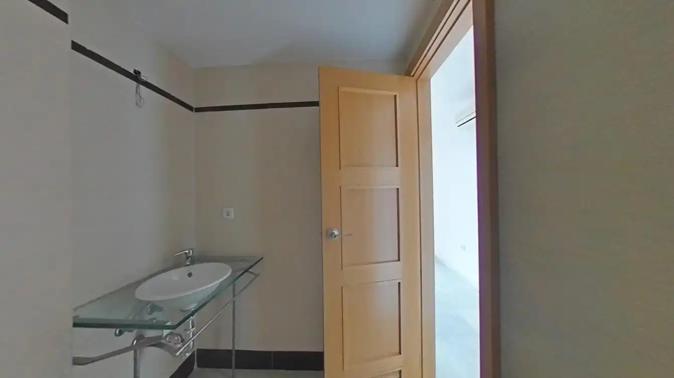 Bany de Pis en venda en Mijas amb Aire condicionat i Piscina