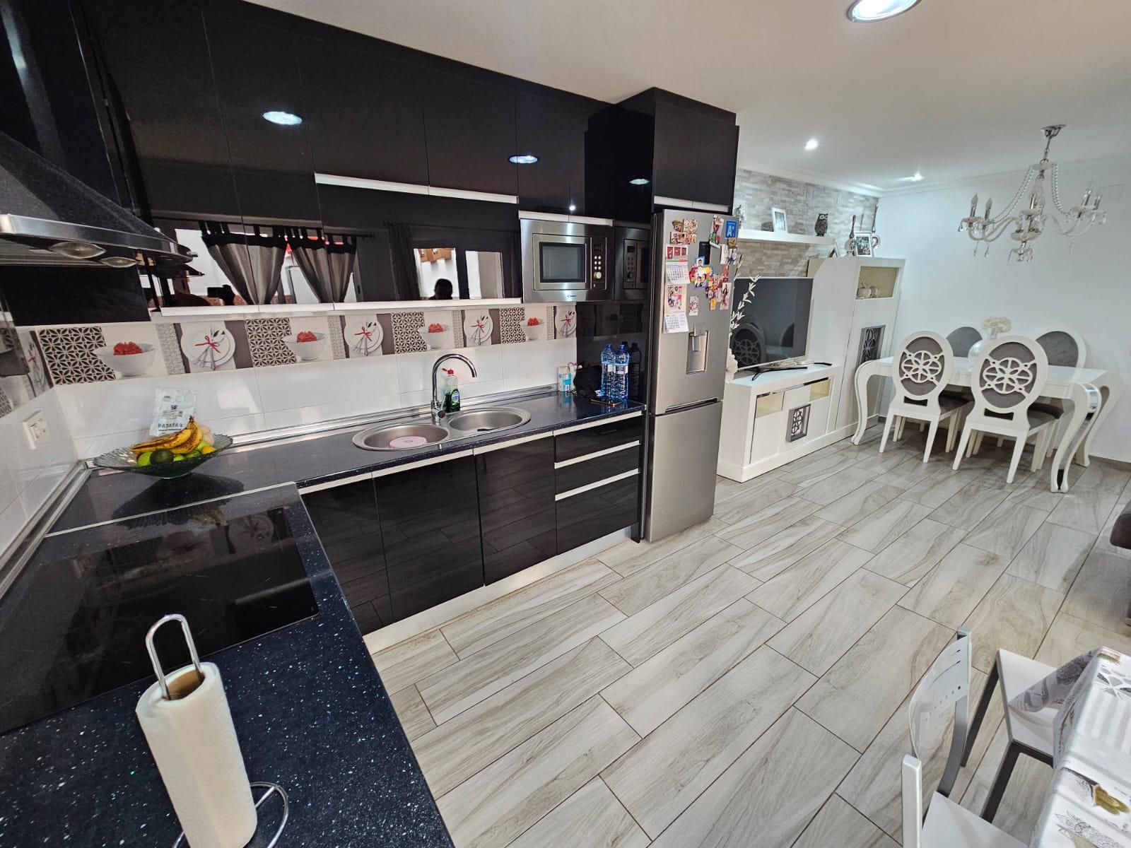 Cuina de Apartament en venda en Elda amb Aire condicionat i Calefacció