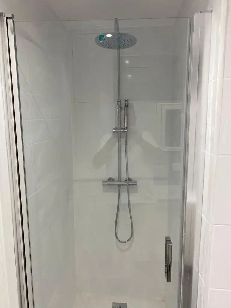 Baño de Piso de alquiler en A Coruña Capital  con Calefacción
