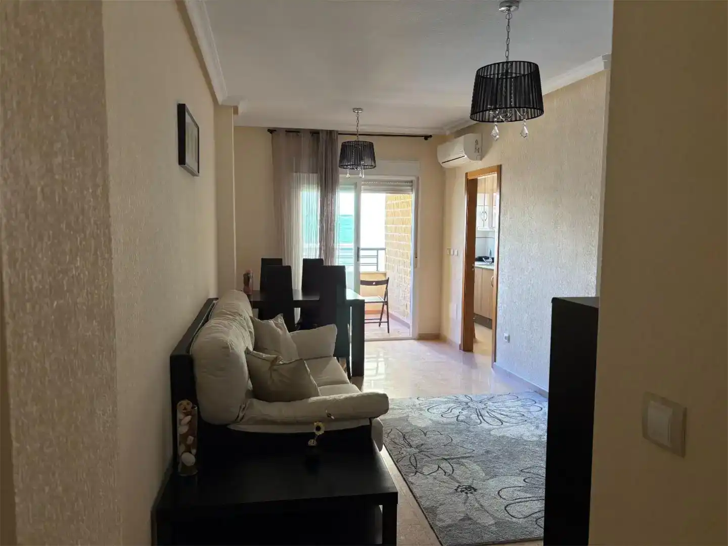 Sala d'estar de Apartament en venda en Torrevieja amb Aire condicionat i Balcó