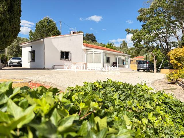 Casa-chalet en Venta en Millena