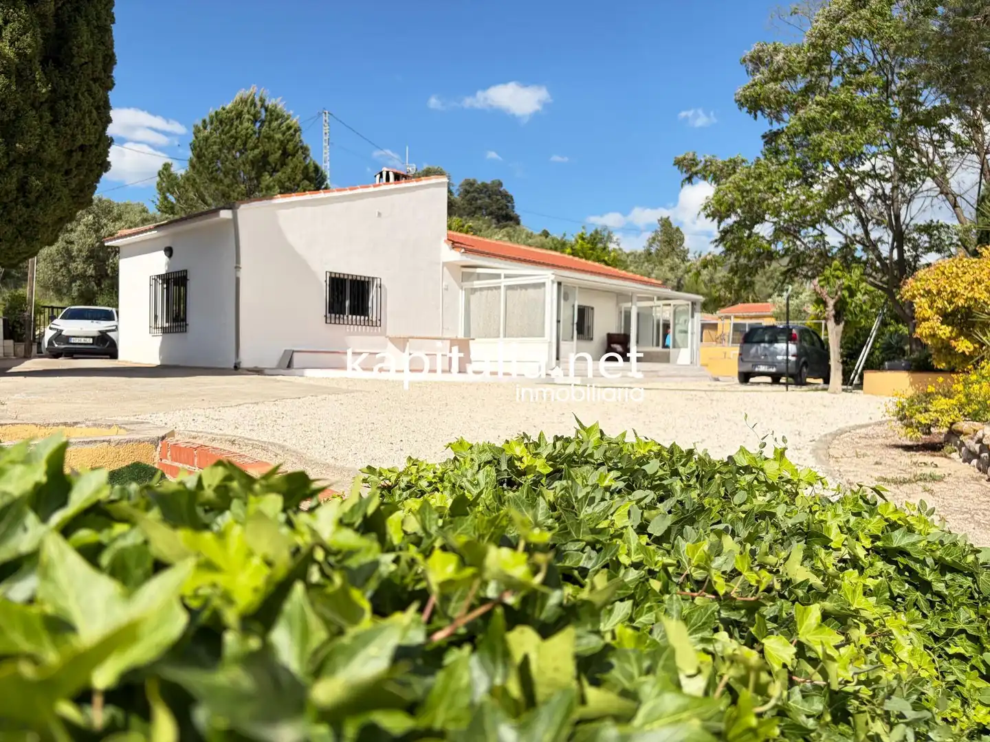 Außenansicht von Haus oder Chalet zum Verkauf in Millena mit Heizung, Terrasse und Schwimmbad