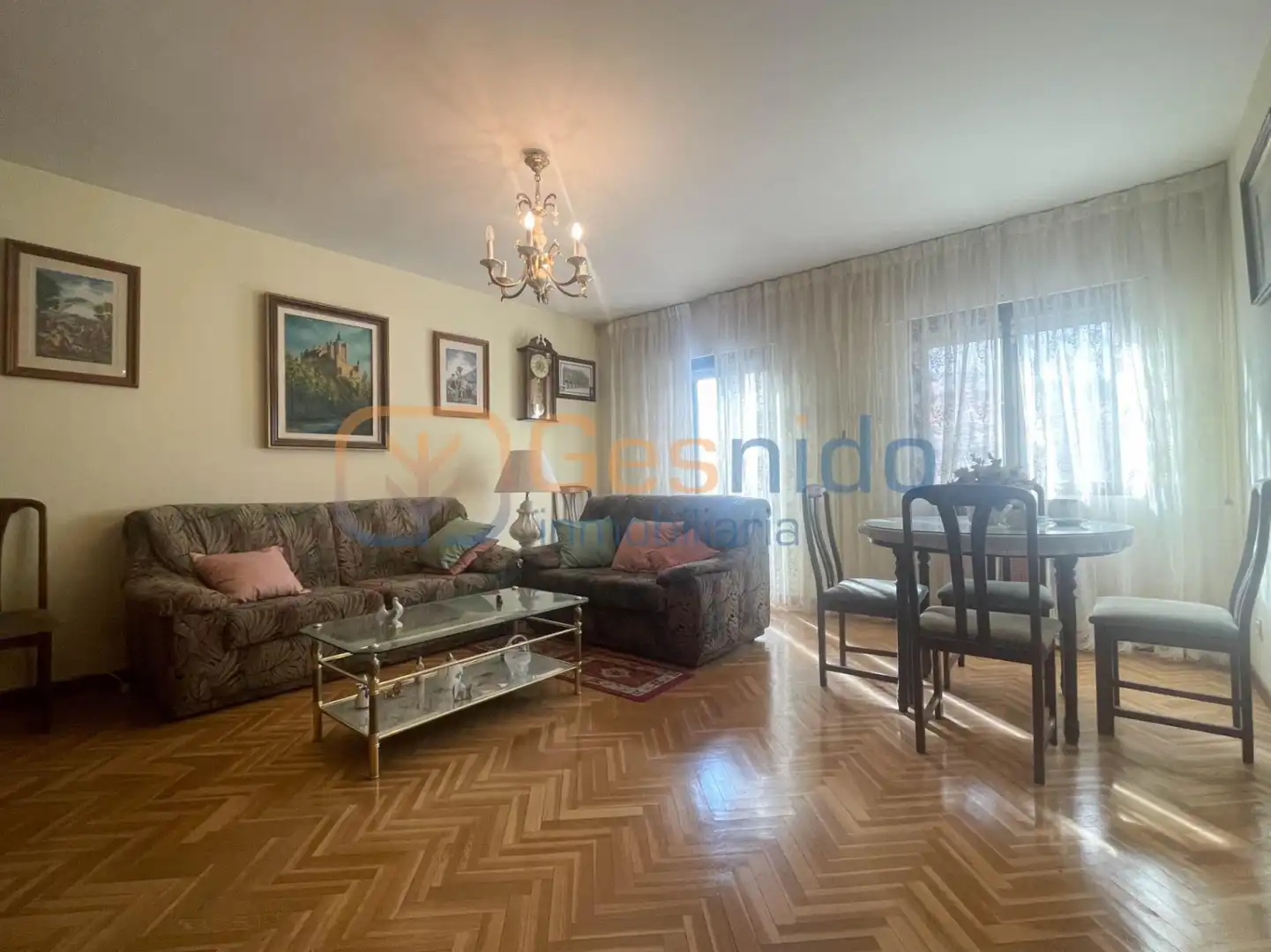 Sala de estar de Piso de alquiler en Segovia con Calefacción, Parquet y Terraza