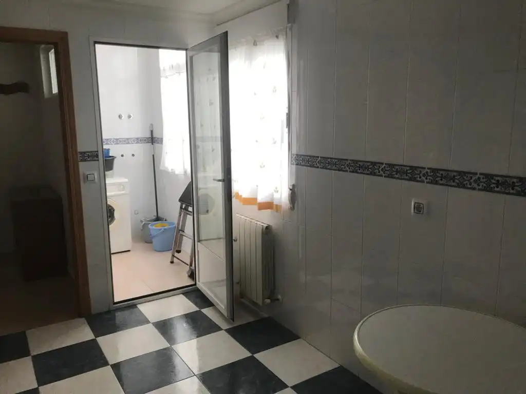 Badezimmer von Wohnung zum Verkauf in Ciudad Real mit Heizung, Möbliert und Ofen
