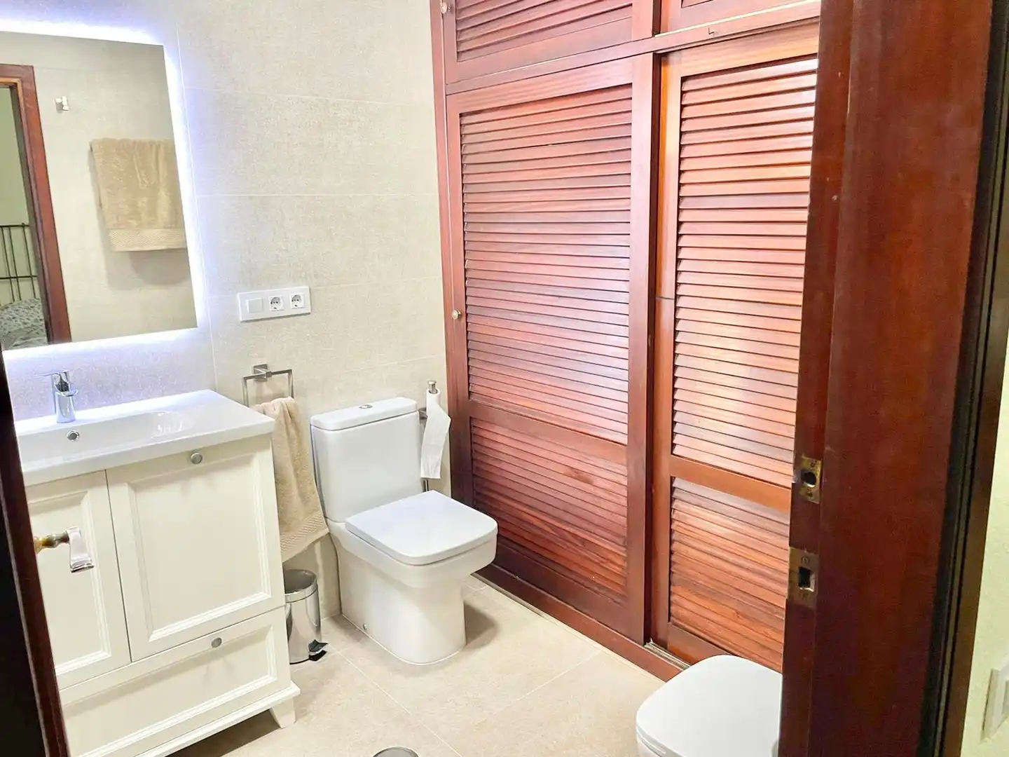 Bathroom of Apartments for rent in Cartagena  with Air Conditioner, Furnished and Washing machine