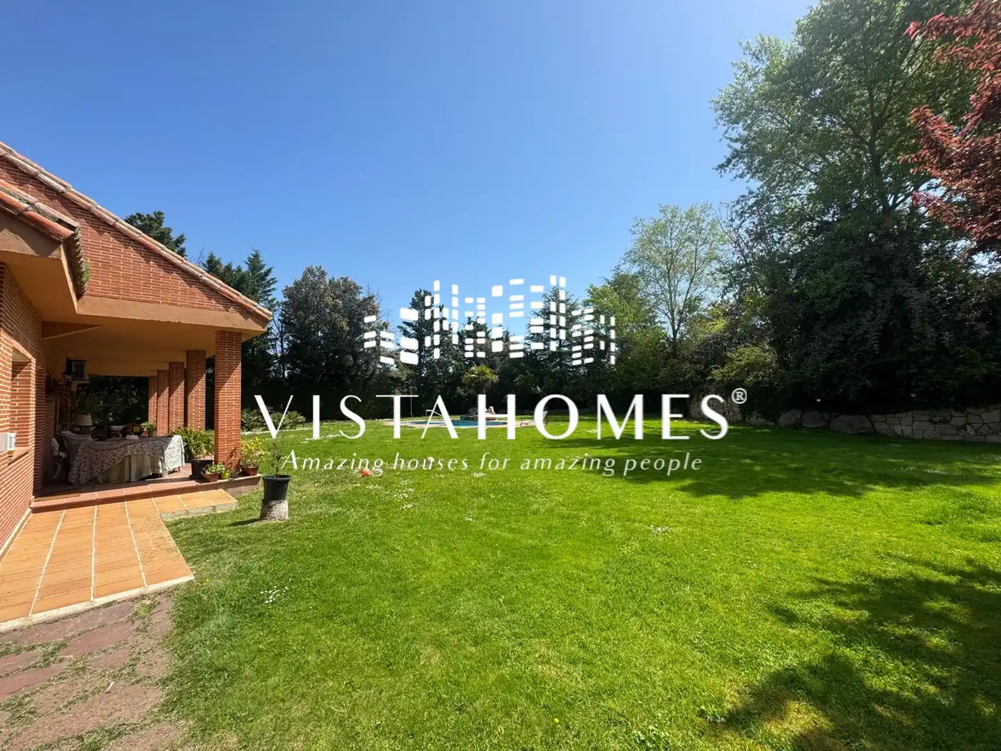 Houses for sale in Ciudalcampo  with Air Conditioner, Heating and Private garden