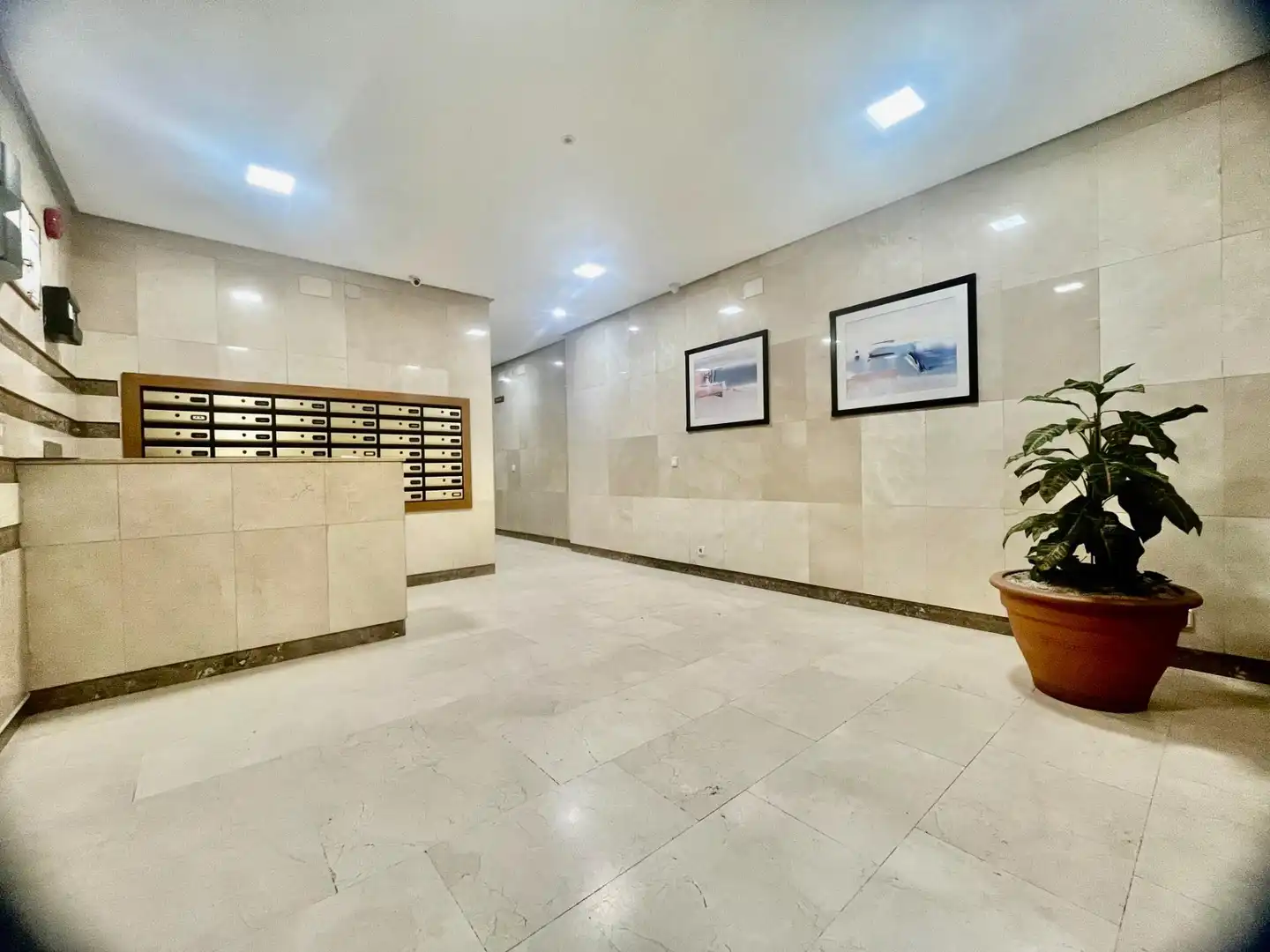 Flat for sale in Madrid  with Air Conditioner, Heating and Private garden