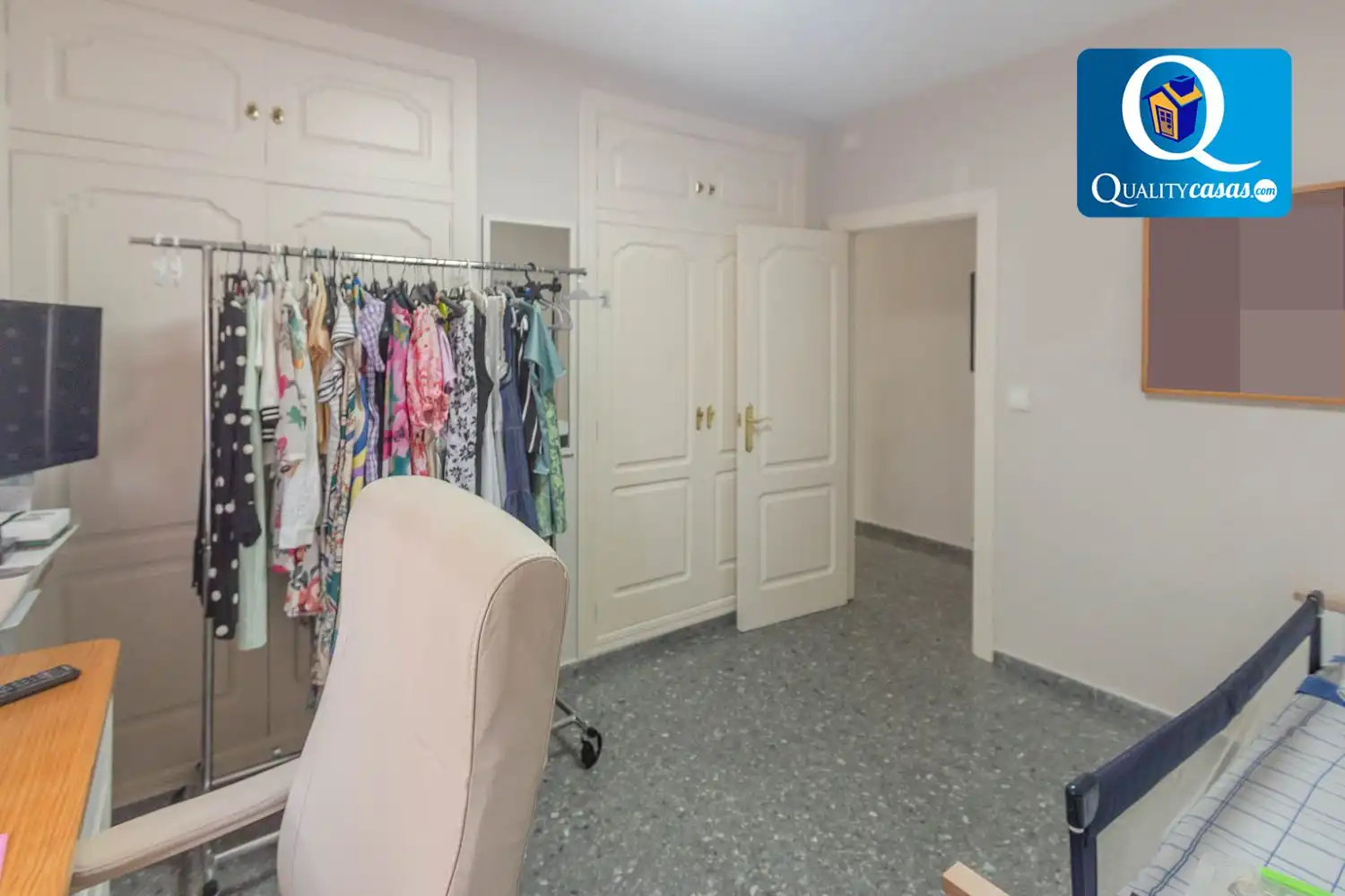 Chalet con piscina en venta en Garbinet - Vistahermosa, imagen 21