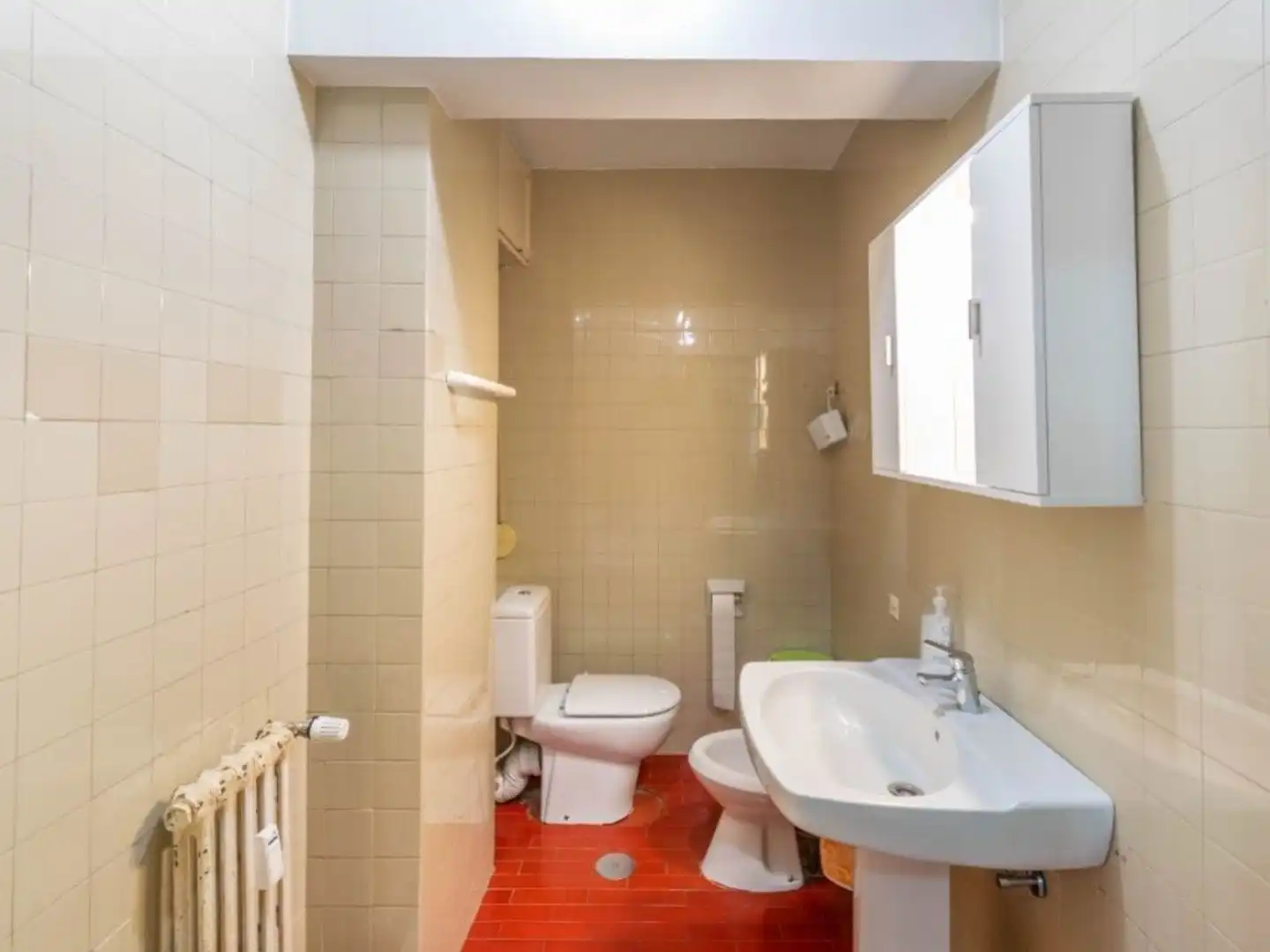 Bathroom of Flat for sale in  Pamplona / Iruña  with Heating and Storage room