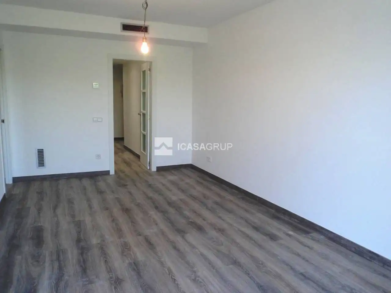 Bedroom of Flat for sale in Rubí  with Air Conditioner, Heating and Balcony