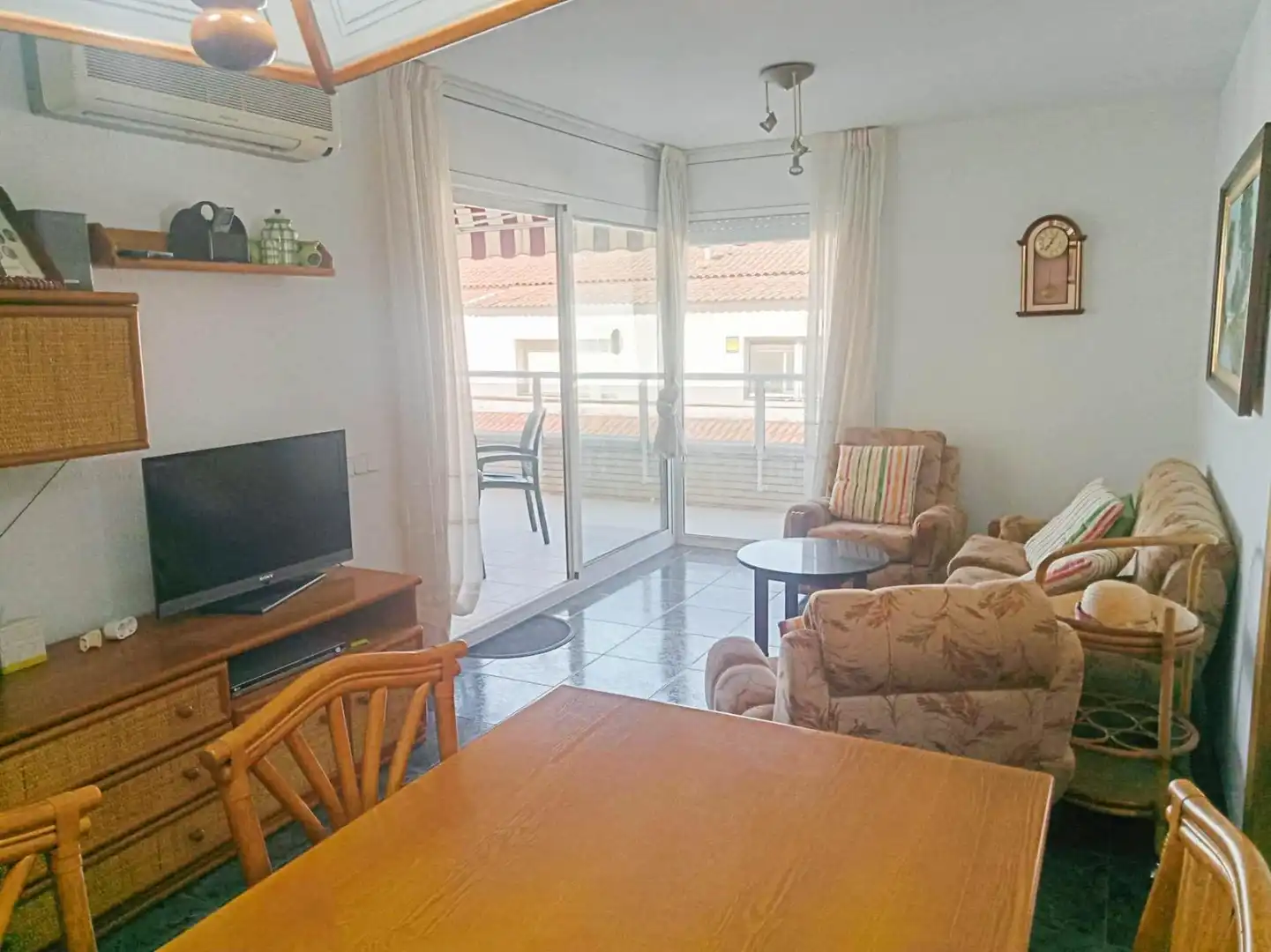 Living room of Flat for sale in Cunit  with Air Conditioner, Terrace and Community pool