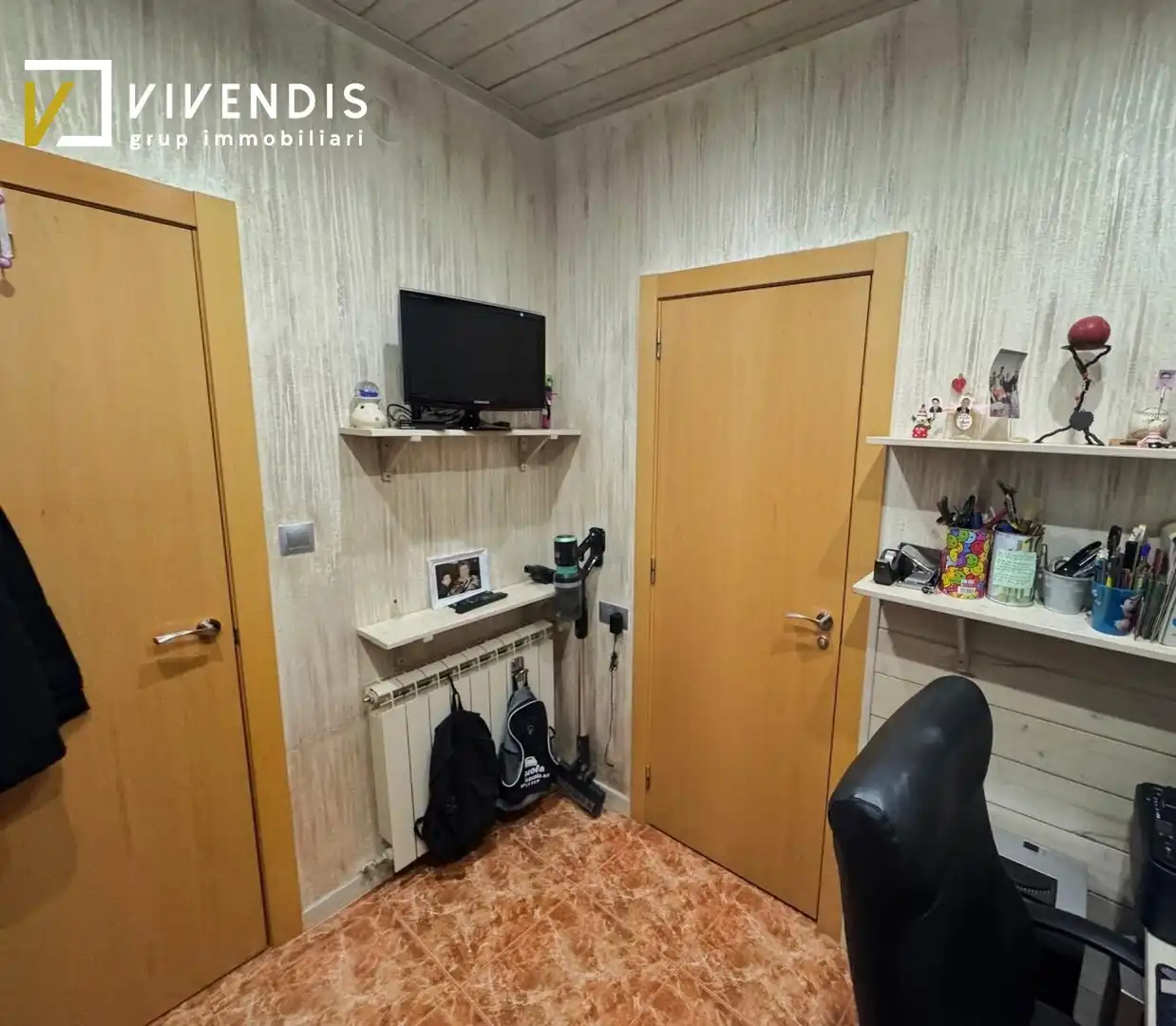 Houses for sale in Almenar  with Air Conditioner, Heating and Storage room