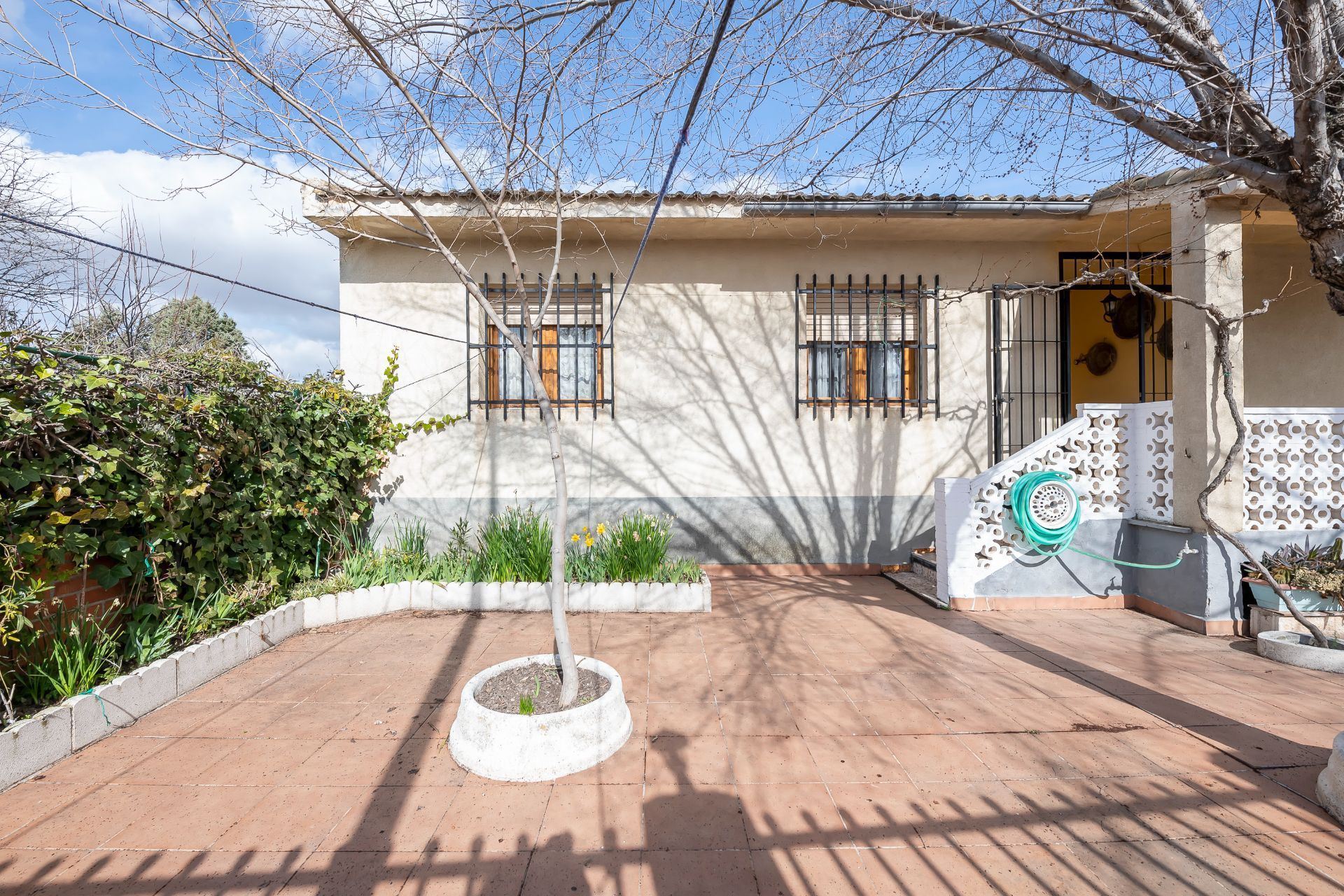 Exterior view of House or chalet for sale in Colmenar de Oreja  with Heating, Private garden and Terrace