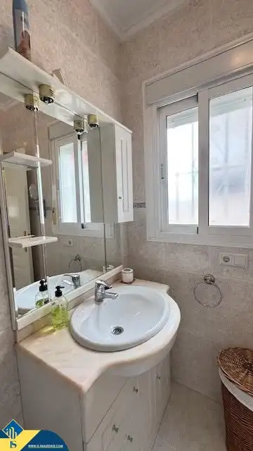 Bany de Casa o xalet en venda en Rojales amb Jardí privat, Terrassa i Moblat
