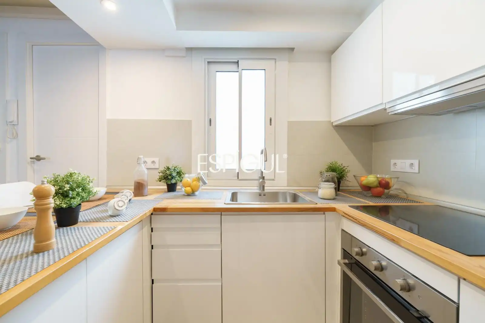 Cuina de Pis en venda en Barcelona amb Aire condicionat, Calefacció i Terrassa