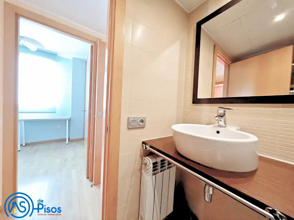 Baño de Piso de alquiler en Cadrete con Calefacción, Jardín privado y Parquet