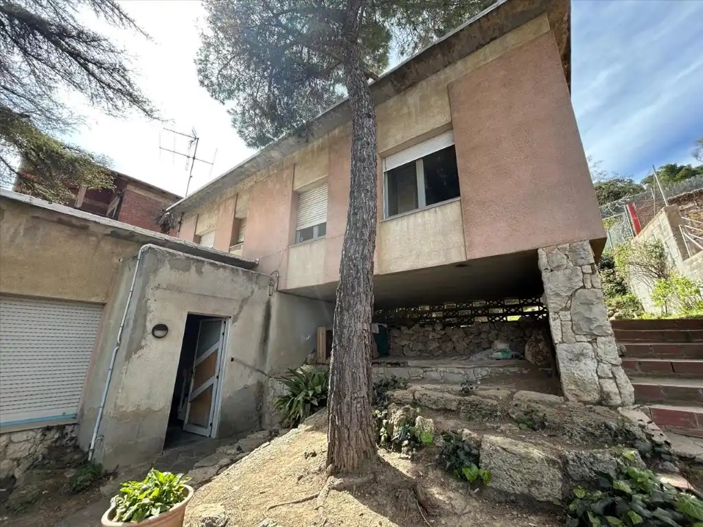 House for sale in Avenida Capellades