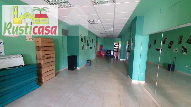 Pis en venda en Baños de la Encina amb Aire condicionat i Moblat