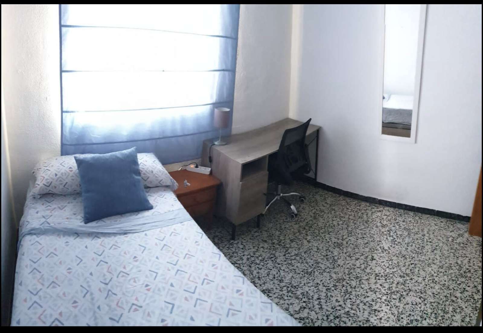Bedroom of Flat to share in San Vicente del Raspeig / Sant Vicent del Raspeig  with Air Conditioner and Terrace