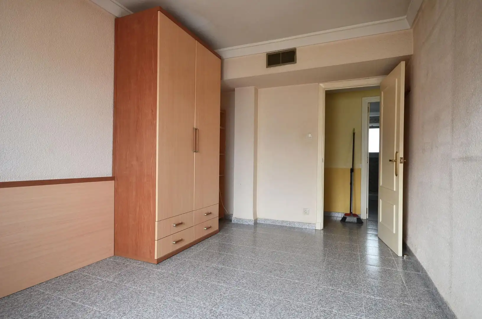 Bedroom of Attic for sale in Zaragoza  with Air Conditioner, Heating and Terrace