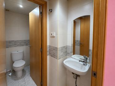 Gewerbefläche zum Verkauf in Besós