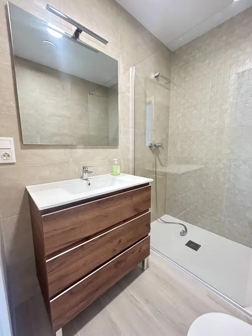 Baño de Piso de alquiler en Cistérniga con Calefacción, Terraza y Piscina comunitaria