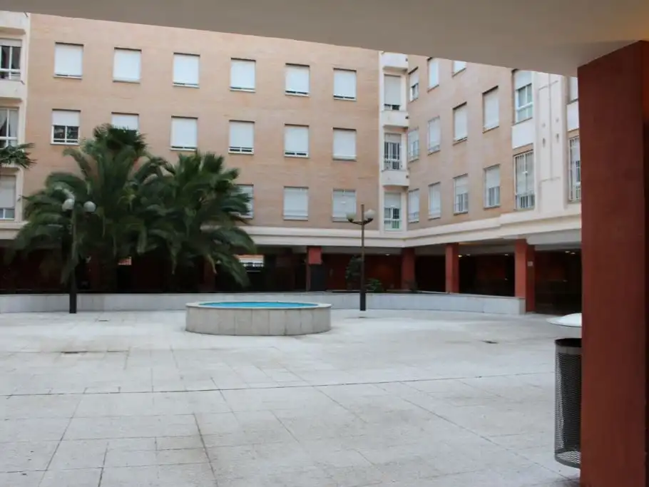 Außenansicht von Wohnung zur Miete in Sevilla mit Klimaanlage, Möbliert und Waschmaschine