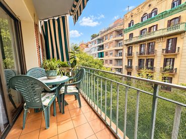 Piso con balcón en venta en Carrer del Comte d'Urgell