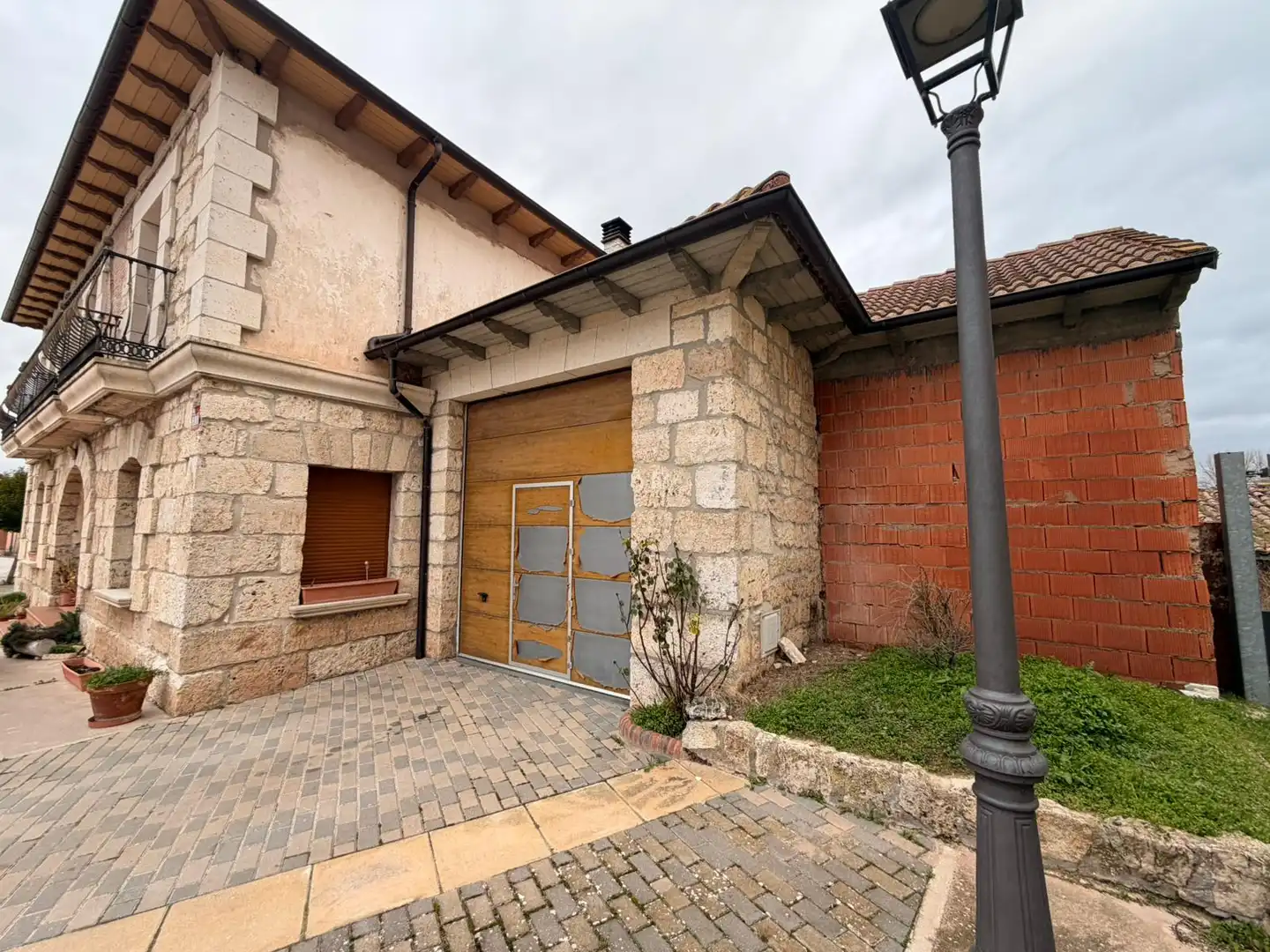 Vista exterior de Casa o chalet en venta en Cavia con Calefacción y Jardín privado