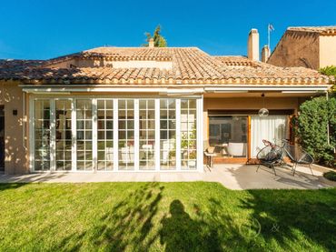 Detached house with pool for sale in Paseo Sauces