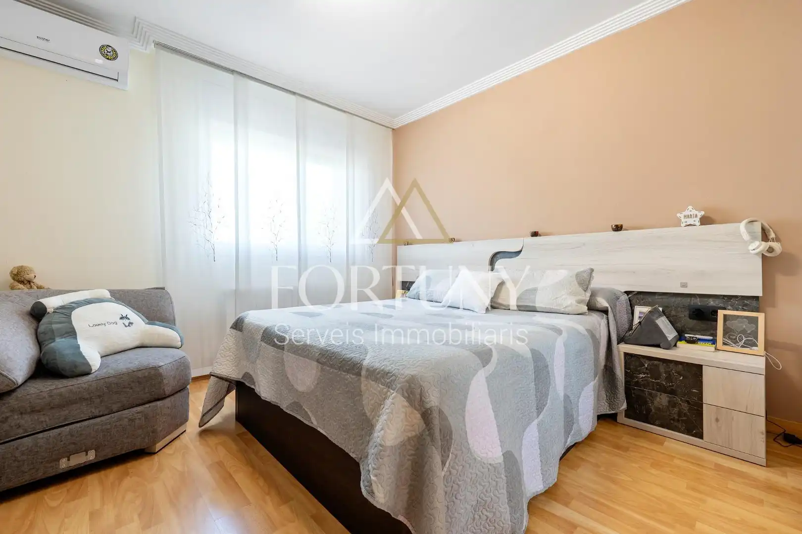 Schlafzimmer von Einfamilien-Reihenhaus zum Verkauf in Reus mit Klimaanlage und Heizung