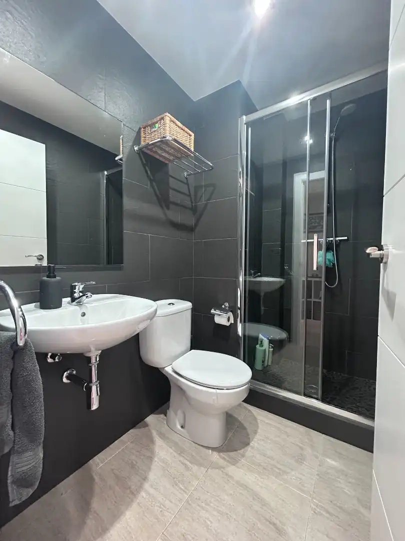 Baño de Piso en venta en Palafolls con Aire acondicionado, Calefacción y Trastero
