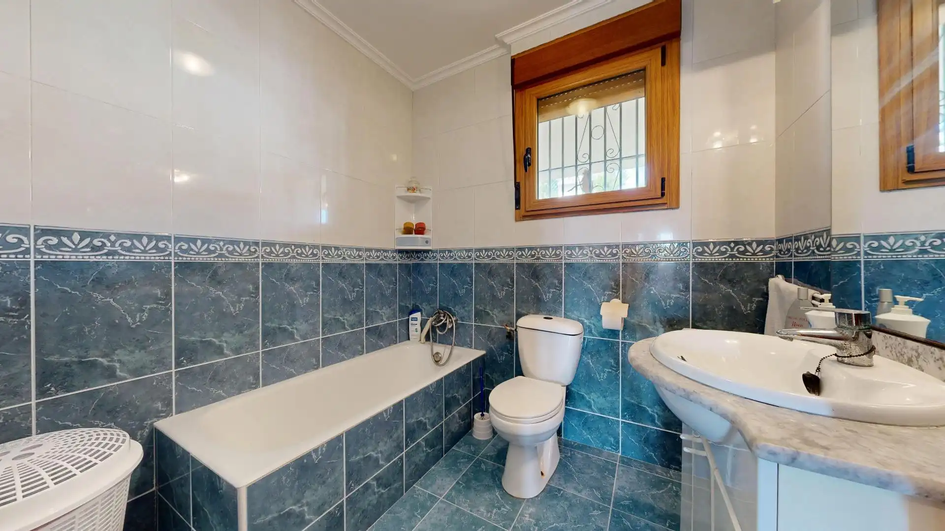 Badezimmer von Haus oder Chalet zum Verkauf in Valle de Mena mit Heizung, Privatgarten und Terrasse