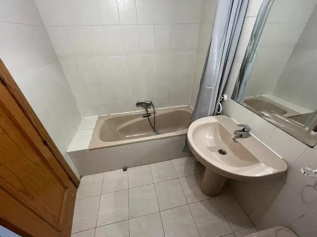 Bathroom of Flat for sale in Hospital