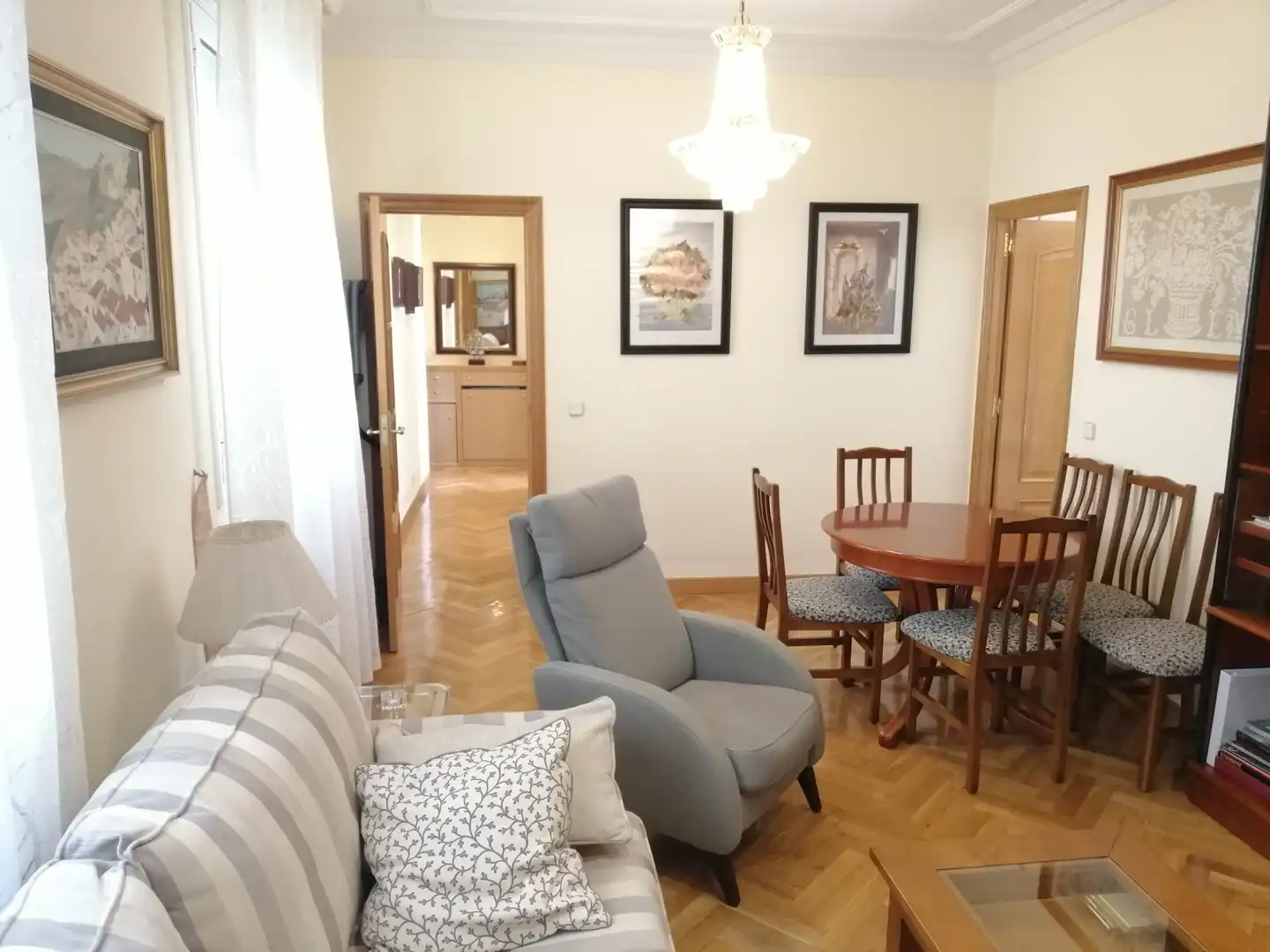 Living room of Flat for sale in Madrid  with Air Conditioner, Heating and Parquet flooring