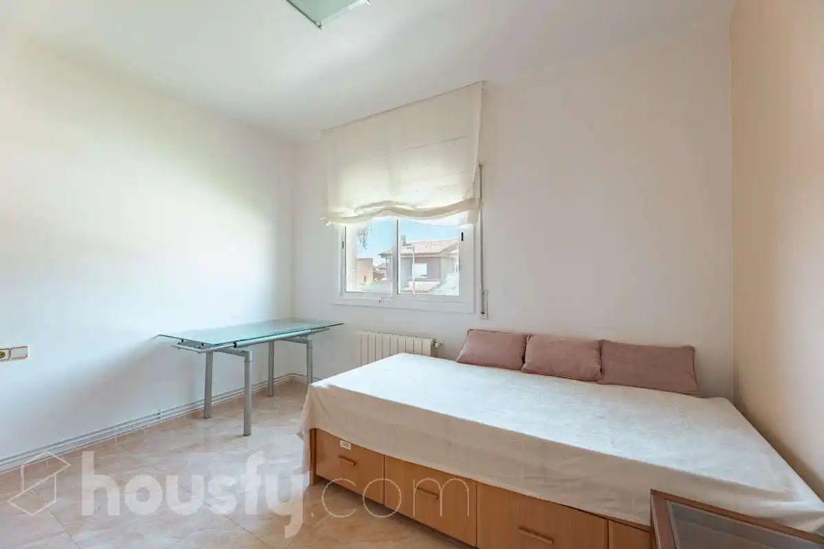 Habitación de Casa o chalet en venta en Calafell con Aire acondicionado, Calefacción y Jardín privado