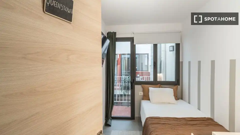 Habitació a Sants-Badal