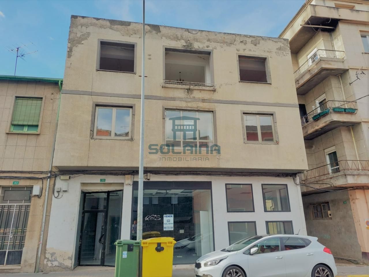 Vista exterior de Edifici en venda en A Rúa 