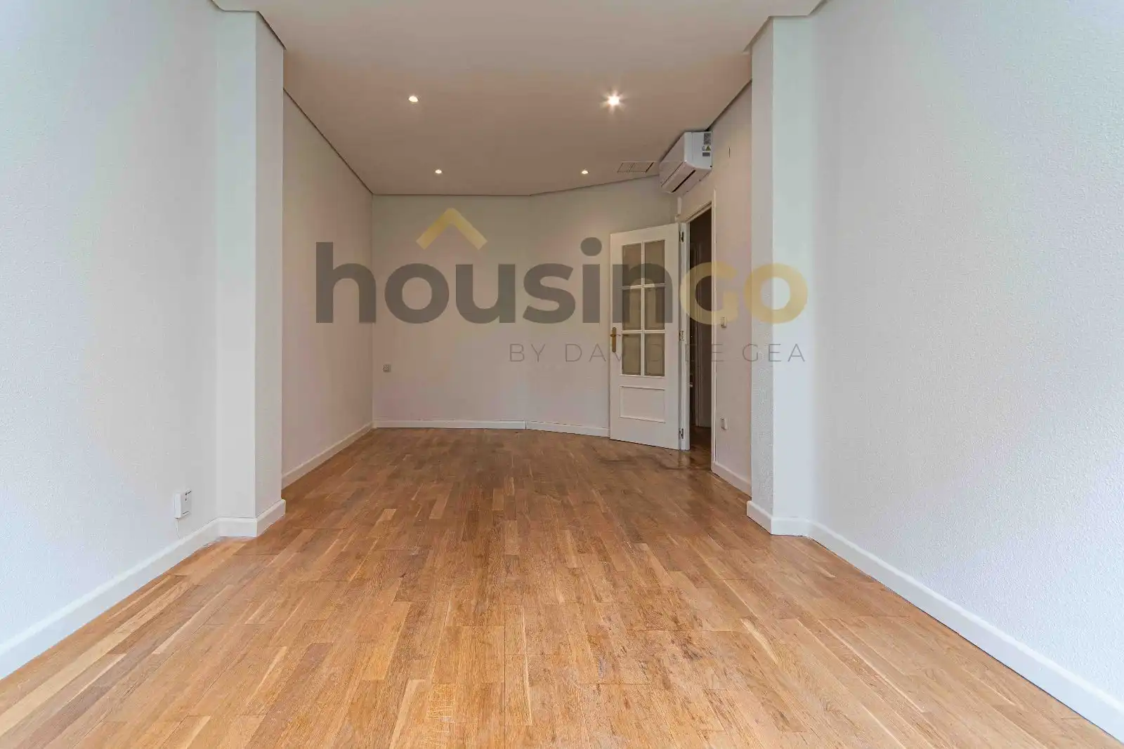 Flat for sale in Madrid  with Air Conditioner, Heating and Parquet flooring