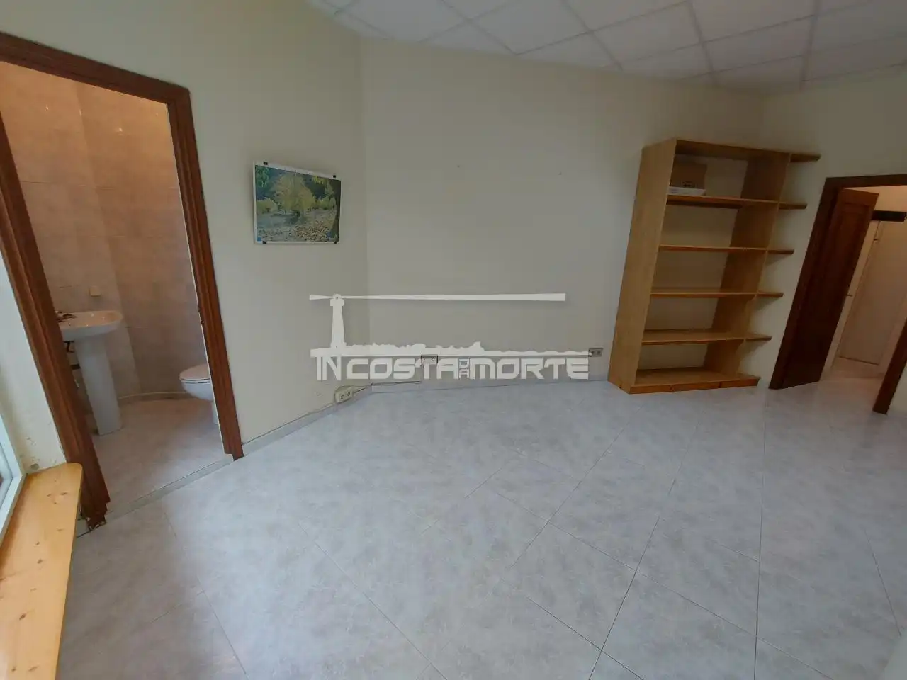 Office for rent in Carnota  with Storage room