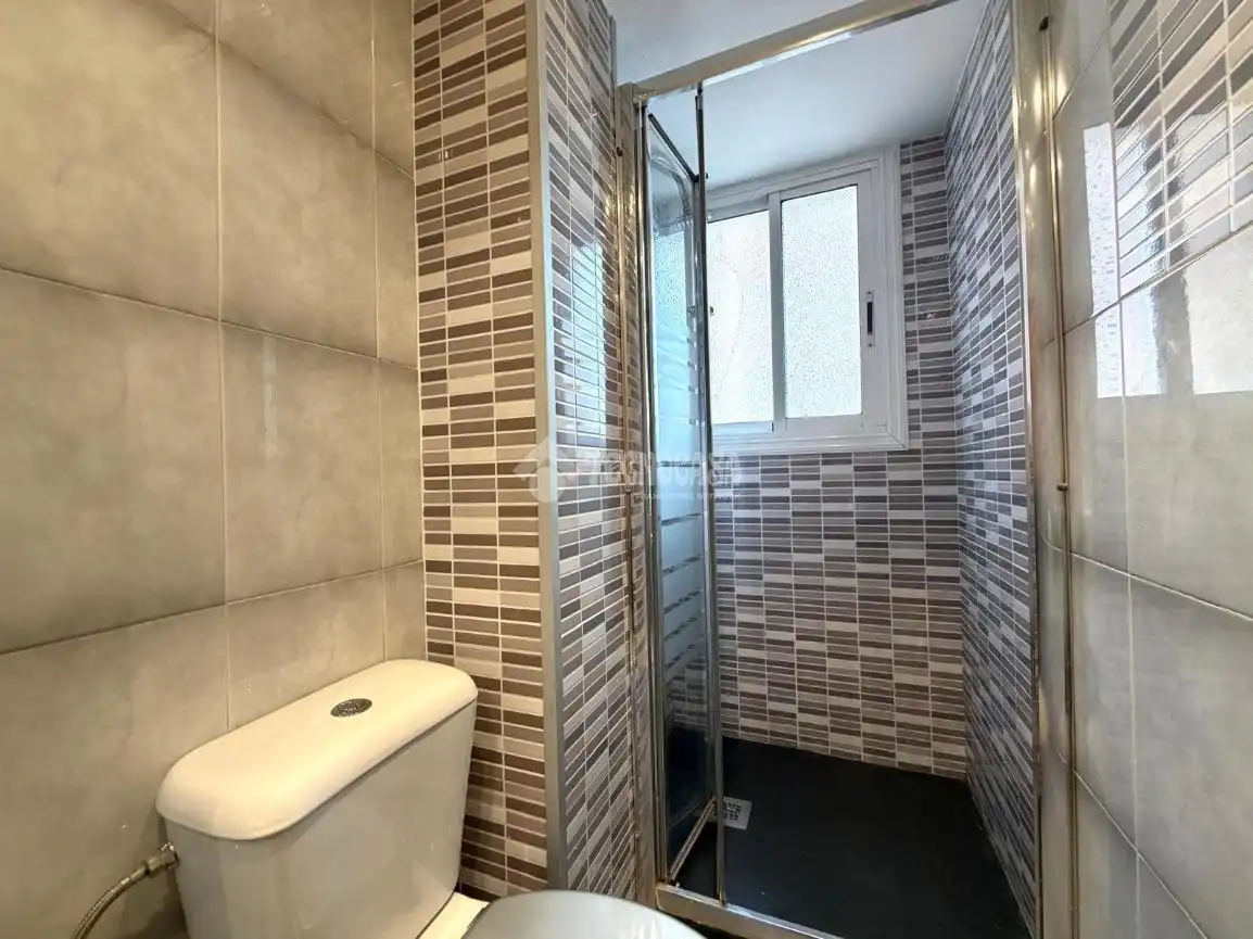 Flat with terrace for sale in Salut - Lloreda, imagen 16