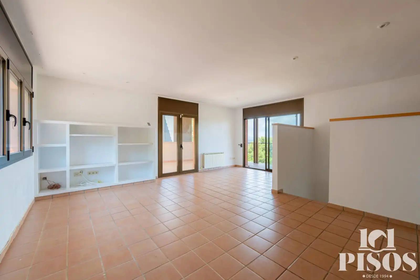Sala d'estar de Casa o xalet en venda en Población de Arroyo amb Aire condicionat, Calefacció i Jardí privat
