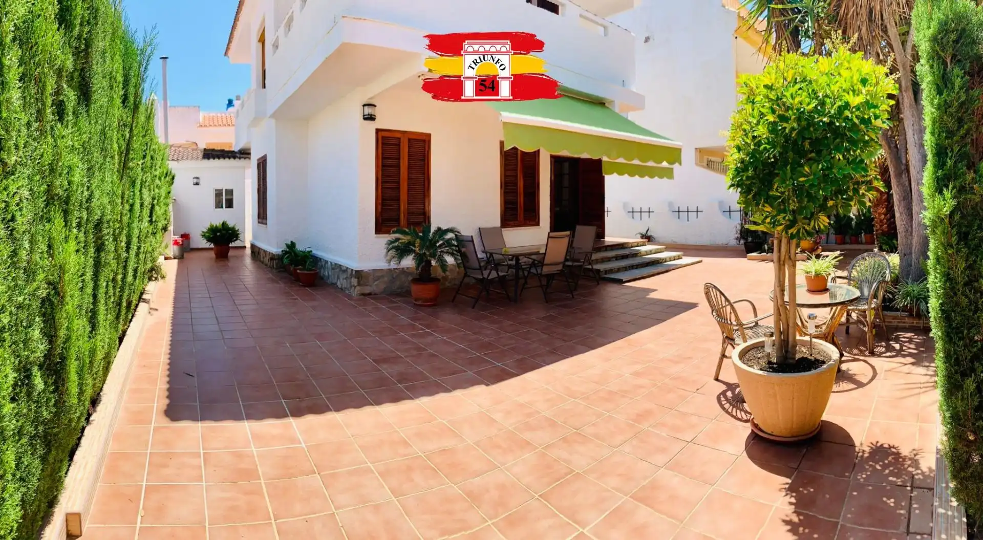 Vista exterior de Casa o chalet en venta en Pilar de la Horadada con Jardín privado, Terraza y Amueblado