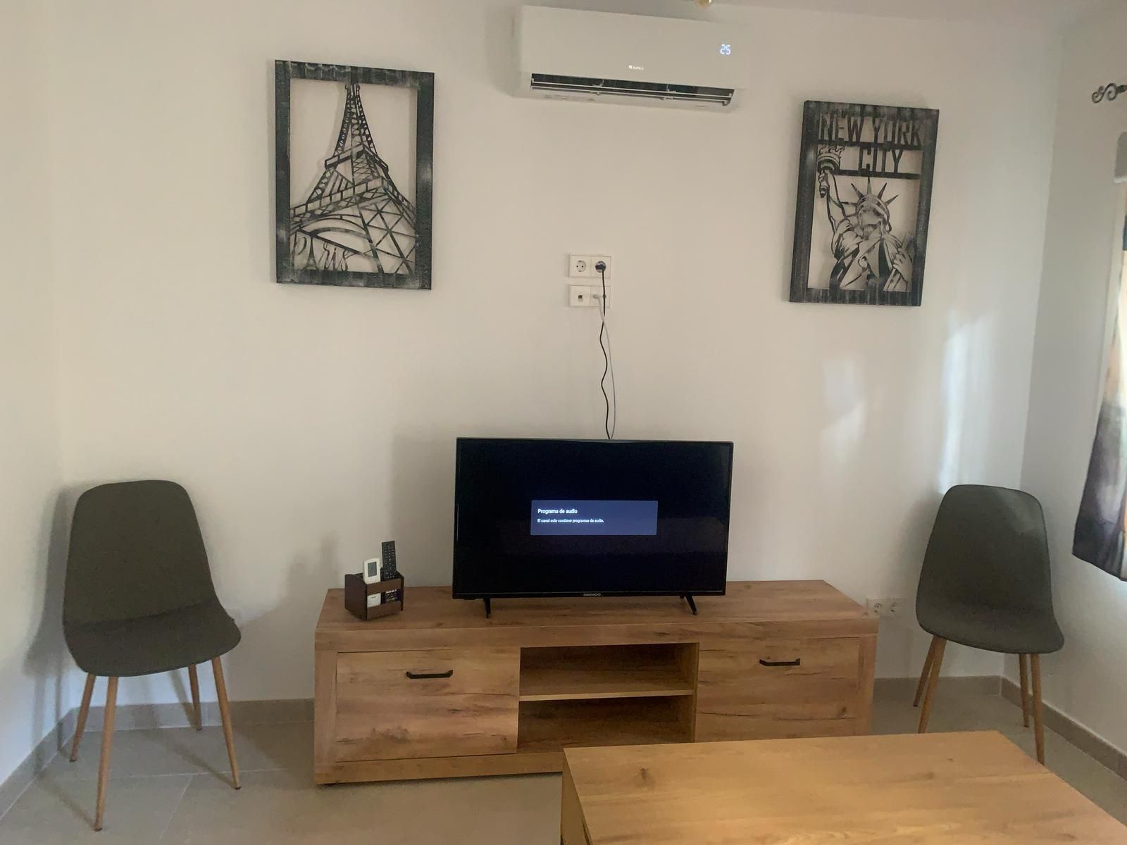 Sala de estar de Piso de alquiler en Fuengirola con Aire acondicionado, Terraza y Amueblado