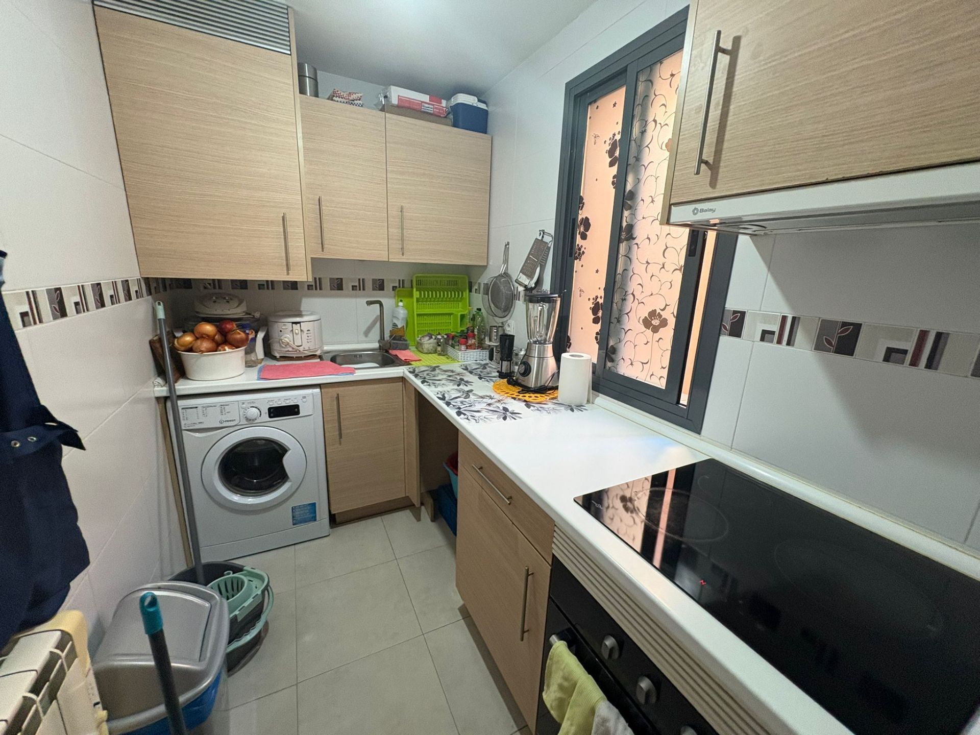 Kitchen of Flat for sale in Cedillo del Condado  with Air Conditioner, Terrace and Storage room