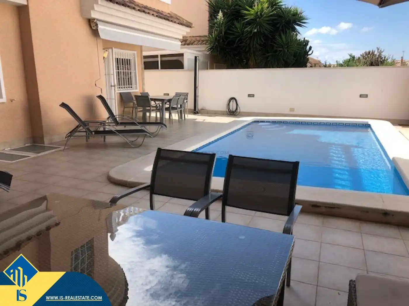 Schwimmbecken von Haus oder Chalet zur Miete in Torrevieja mit Klimaanlage, Terrasse und Schwimmbad