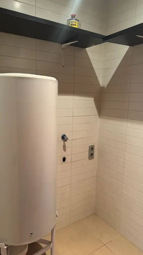 Badezimmer von Wohnung zum Verkauf in Montcada i Reixac mit Klimaanlage, Heizung und Parkett