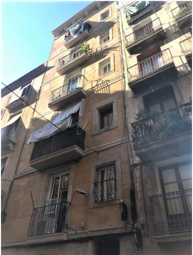 Edifici en venda a El Raval