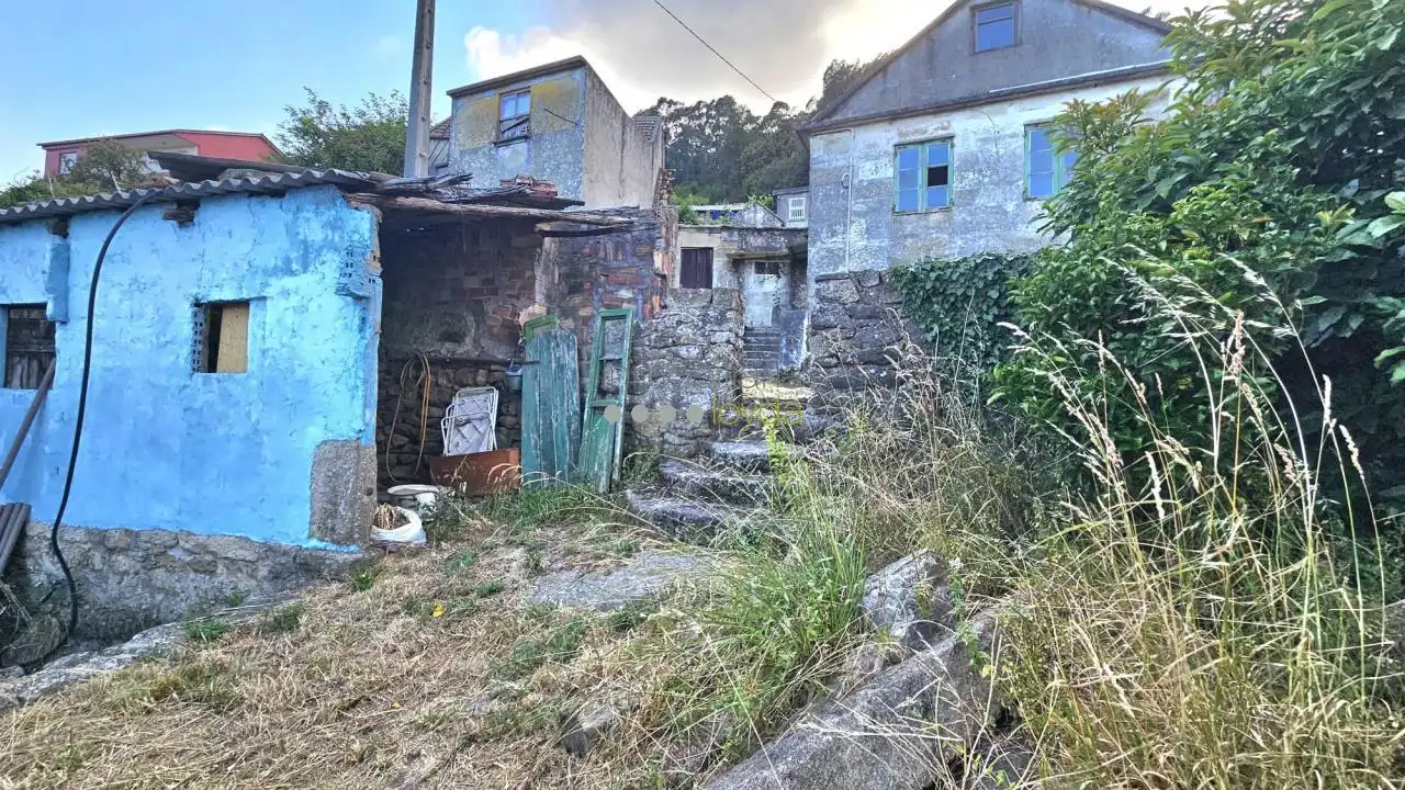 Casa amb jardí en venda a Cangas pueblo, imagen 3
