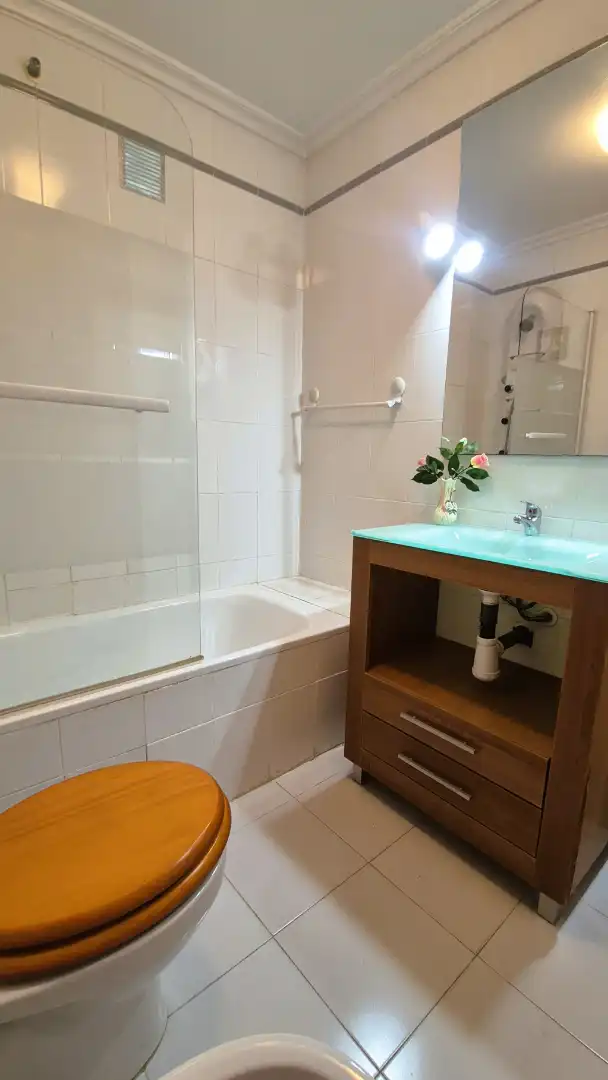 Badezimmer von Wohnungen zum Verkauf in Guardamar del Segura mit Klimaanlage, Terrasse und Möbliert
